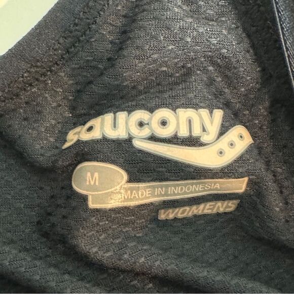 Saucony Black Grey Cropped Tights & Striped Tank Top Set M - Picture 9 of 13